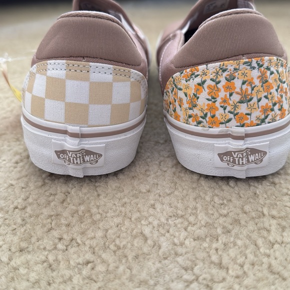 Vans Womens Patchwork Slip-On Sneakers - Tan/Multi color. Women’s size 9.5 NWOB - Picture 4 of 8